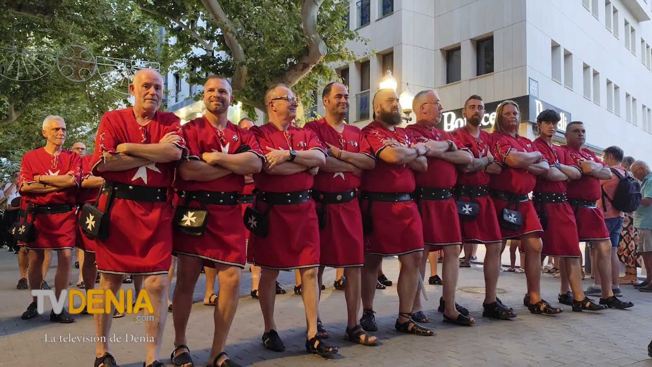 La música cristina resuena en  primera entraeta de los Moros y Cristianos