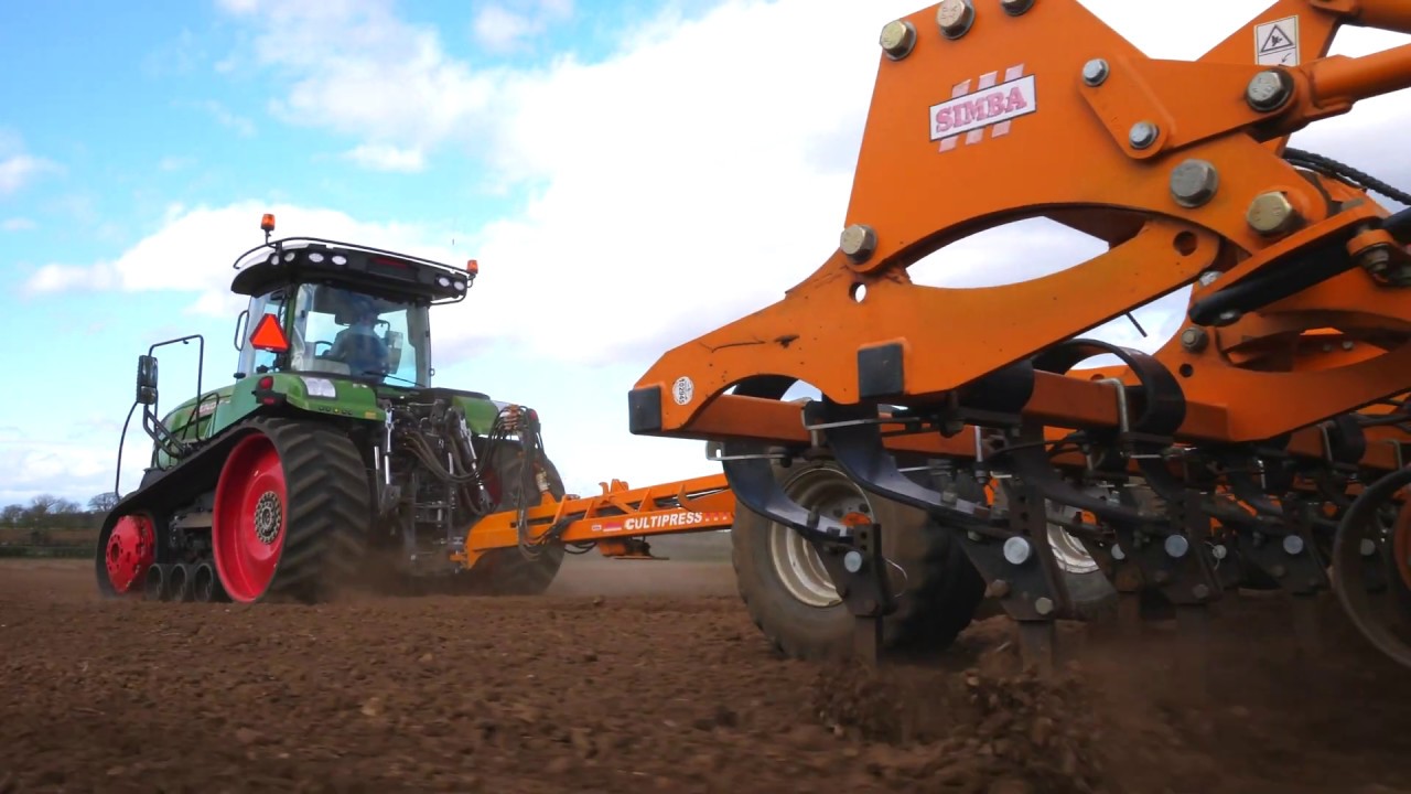 Fendt MT943 Vario working land with a 10 meter Simba Cultipress