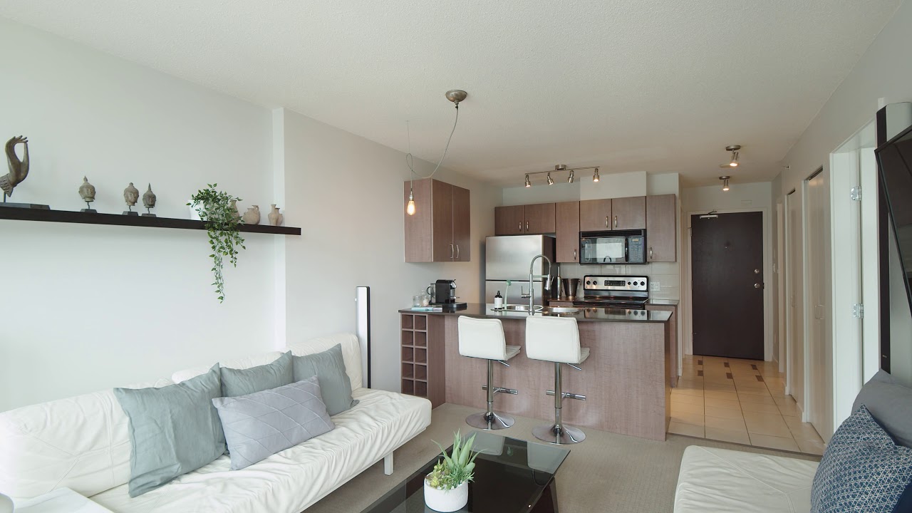 New Listing: 914-610 Granville Street