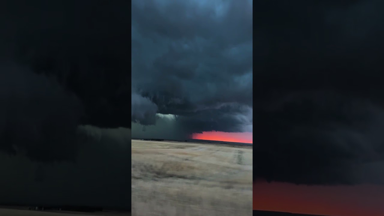 The sky turned pure evil 😨🌪️ look how creepy this is&hellip;