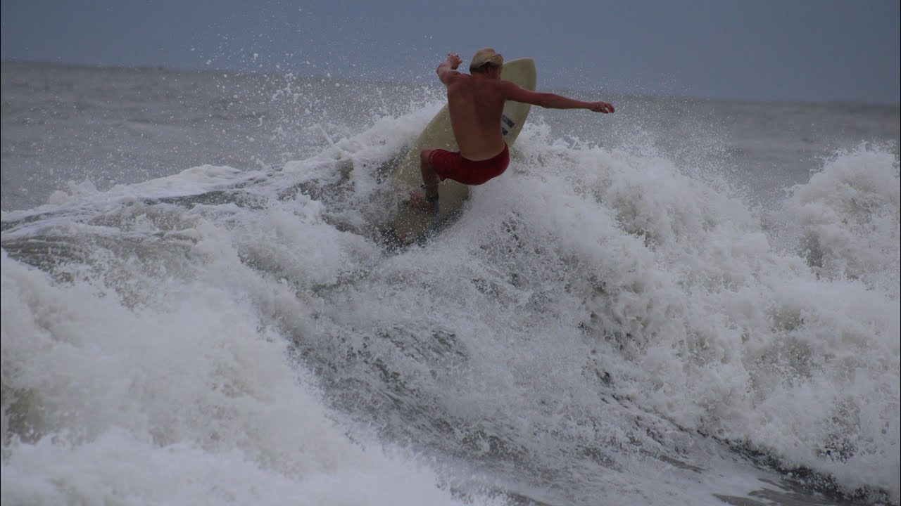 Jackson Price surf 2025
