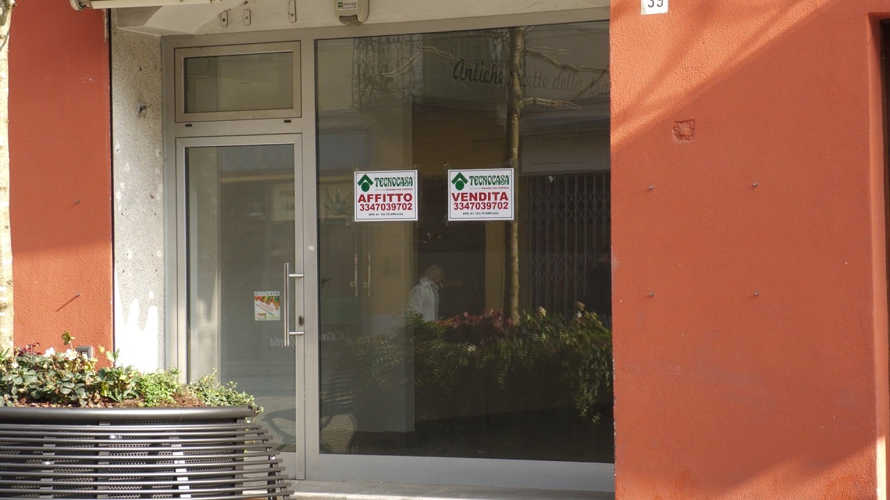 Cremona, altre chiusure in corso Garibaldi: crisi strutturale