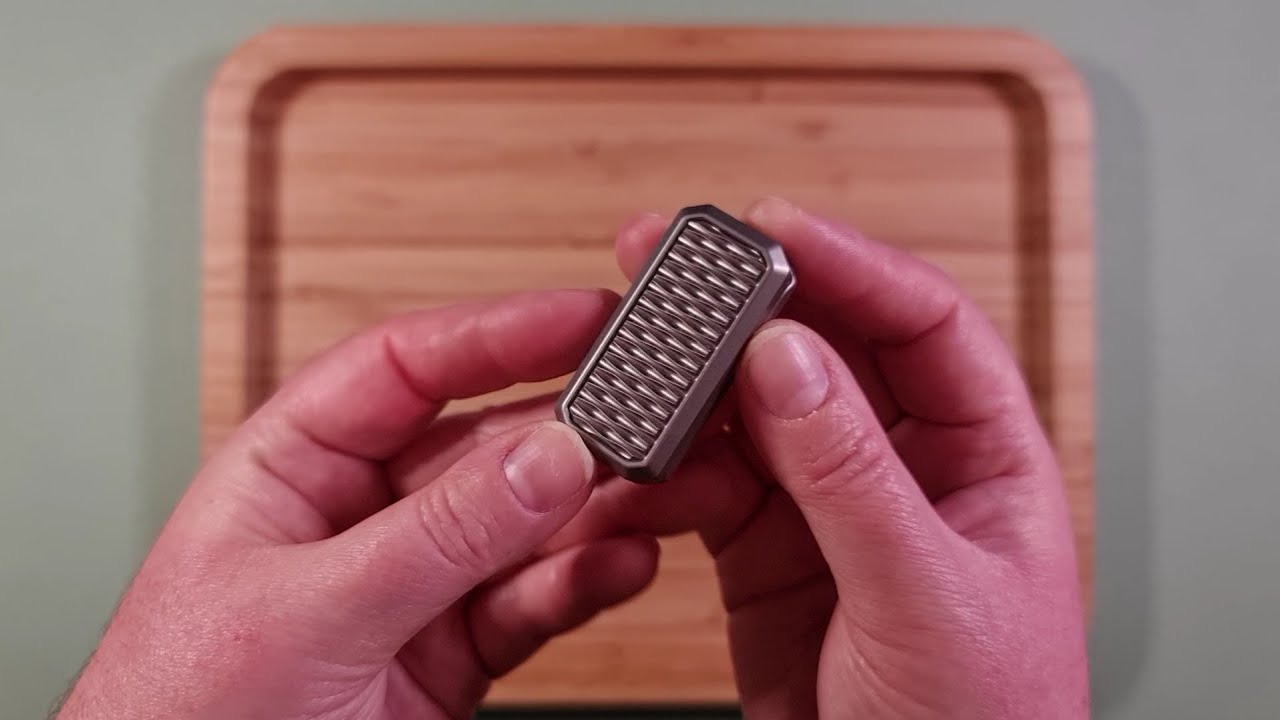 Ant Design - S Nano V2 Magnetic Fidget Slider (Titanium)