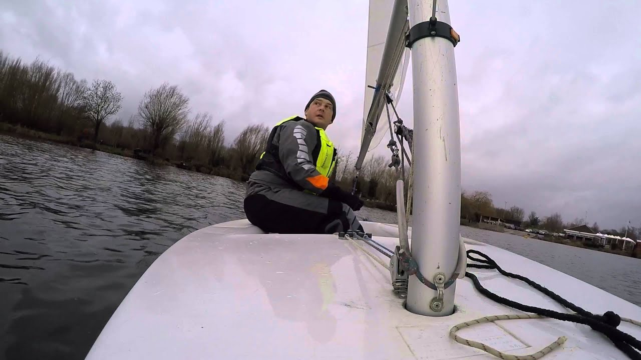 Comet dinghy sailing