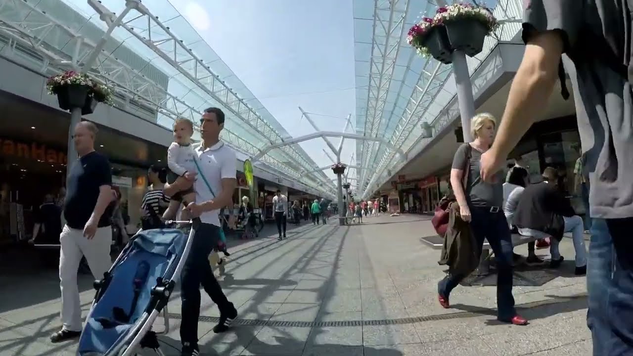 Amsterdam noord  Winkel centrum boven 't IJ   3 juni 2017