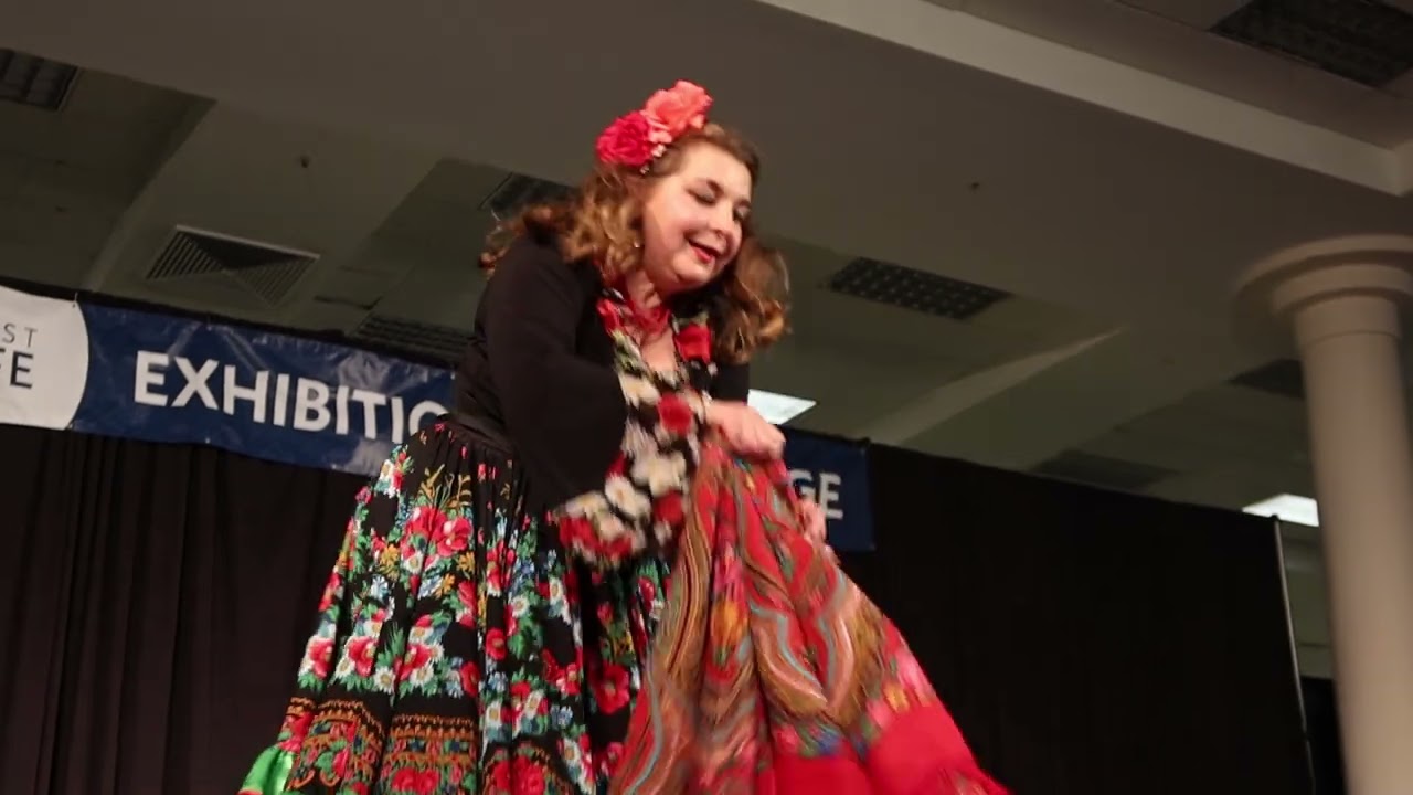 Russian Romani Dances, Ruska Roma, Russian Gypsies subgroup of Romani in Russia and Belarus MVI 6864