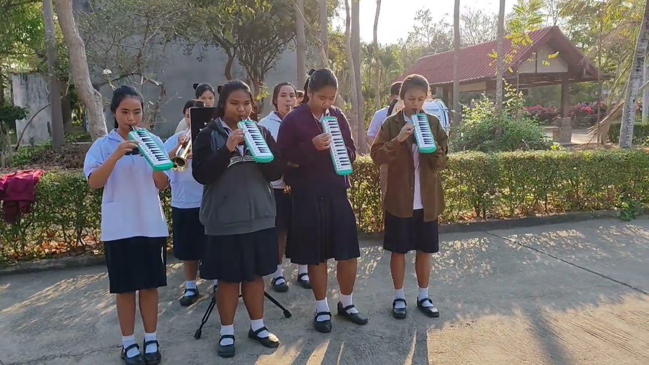 เพลงชาติ​ไทยหน้าเสาธง​  ซ้อมไปเถิดจะเกิดผล​  #เพลงชาติไทย #นักเรียนน่ารัก #ดุริยางค์ #music 