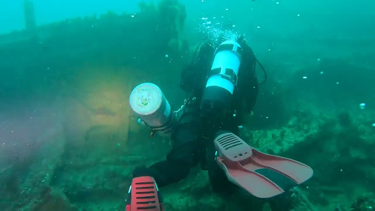 Rotomahana Shipwreck, Melbourne Victoria.  Redboats.com.au