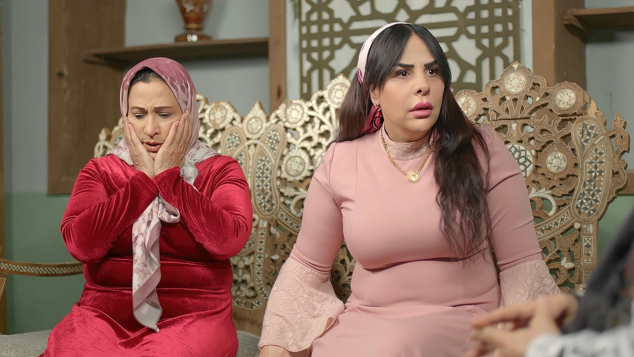 زوجها عم يبيع أراضيه وأملاكه مشان يعمل عزايم ويتفشخر قدام الناس! جاره حيموت من الجوع وهو مو حاسس فيه