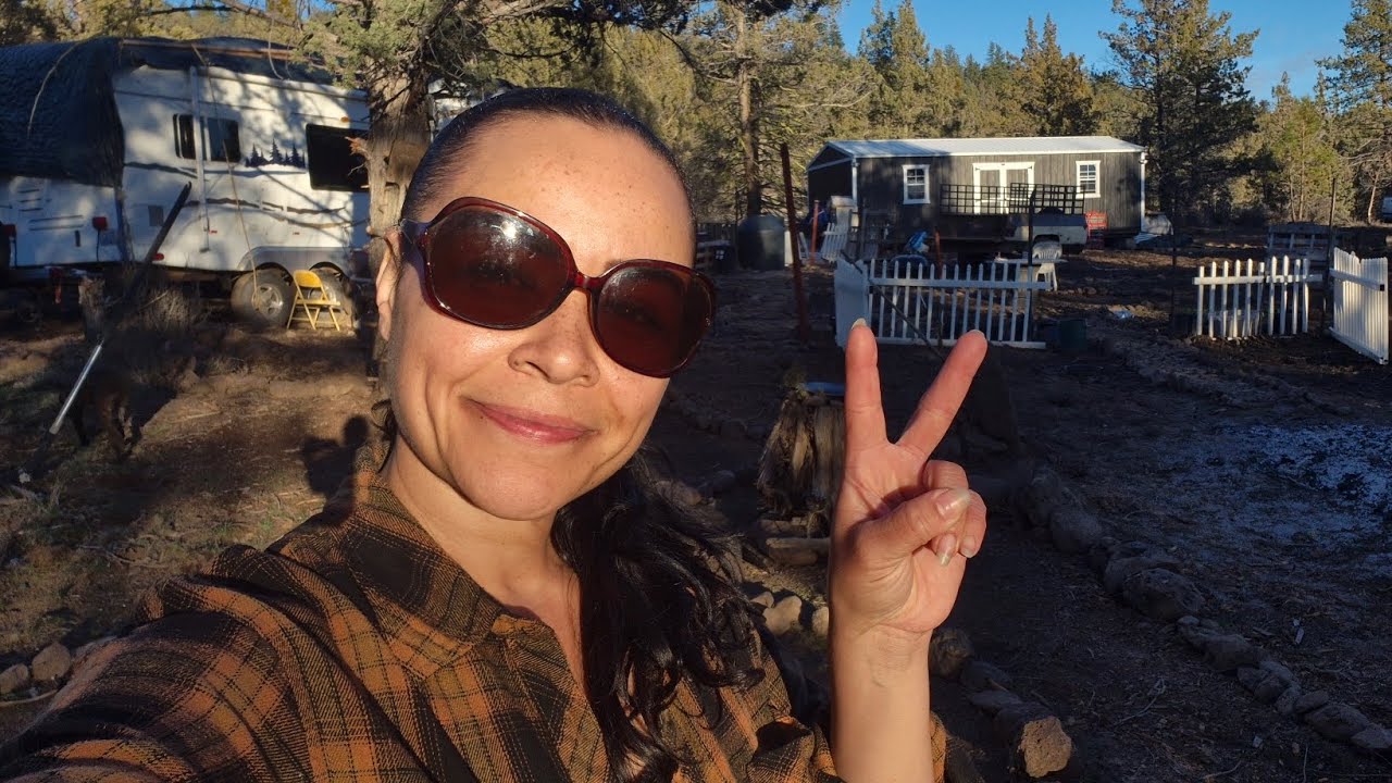 HOOP house update.POKE YUM.  Land Clean UP. #hoophouse #offgrid #oregon #gardening #homestead 