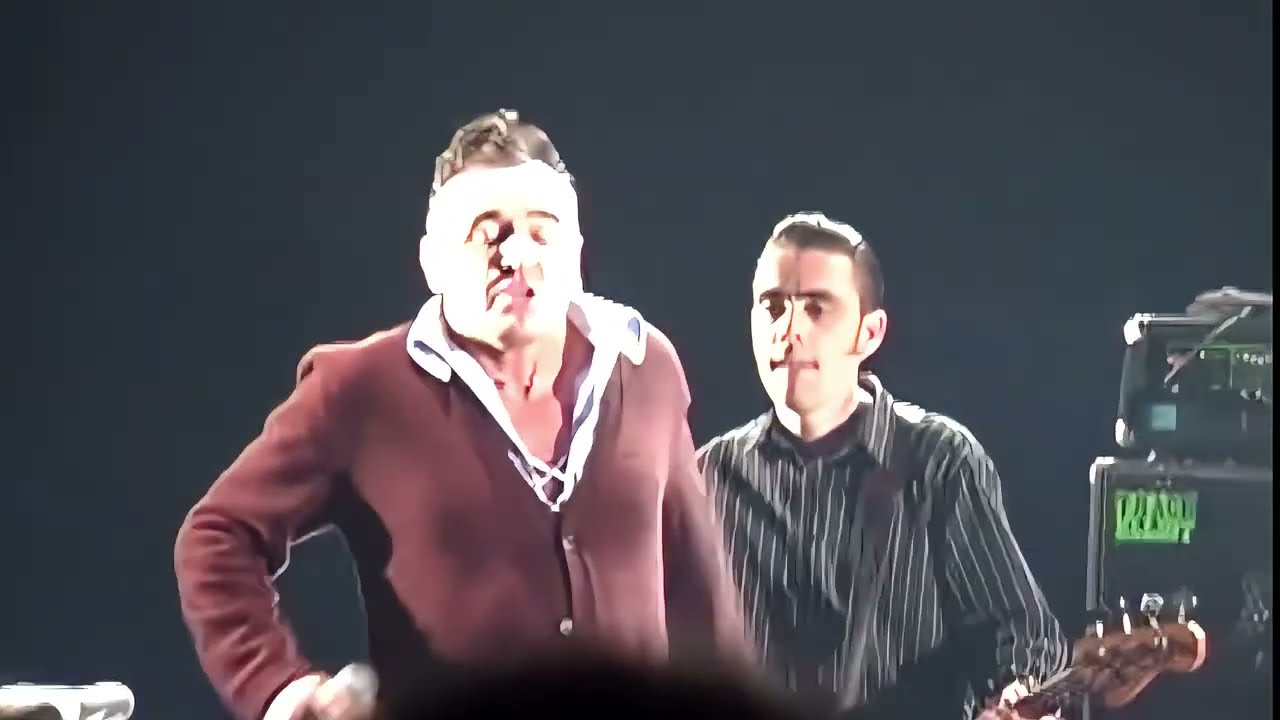Morrissey - 2002-09-30 Paris Olympia - I Want the One I Can't Have (2K Upscale SDB)
