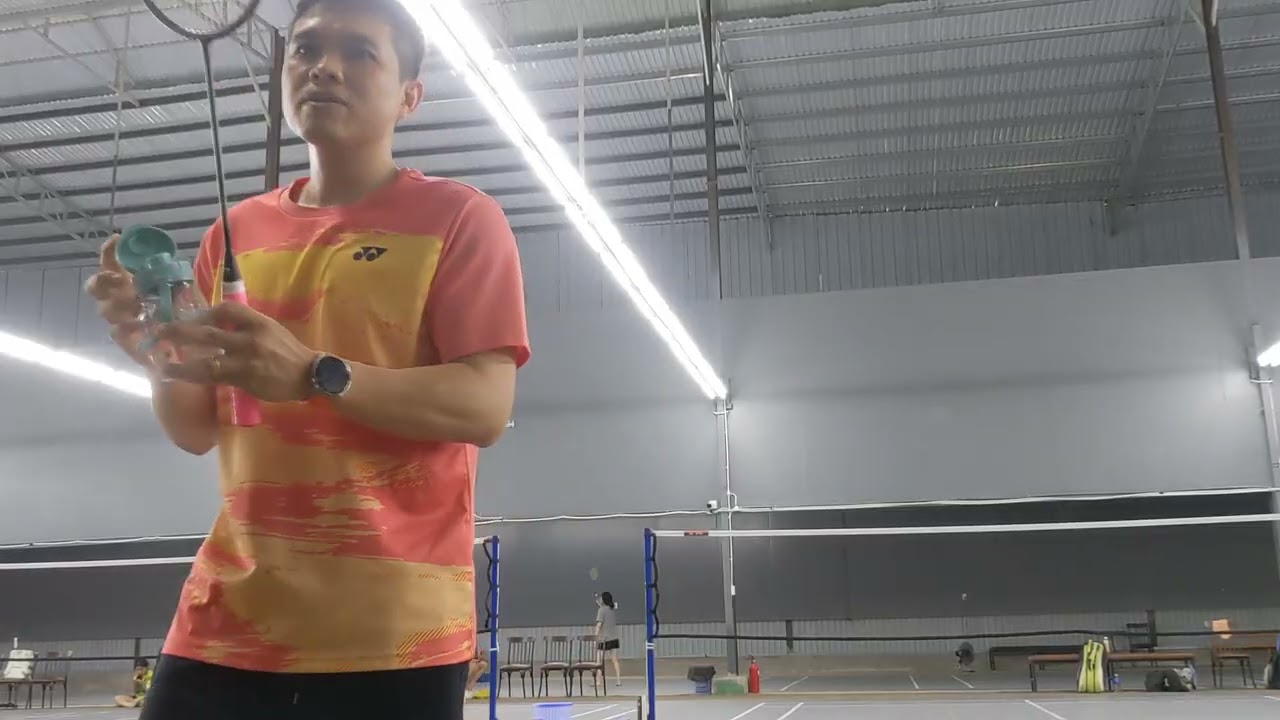 Giao lưu đôi nam thua hai ông già =))