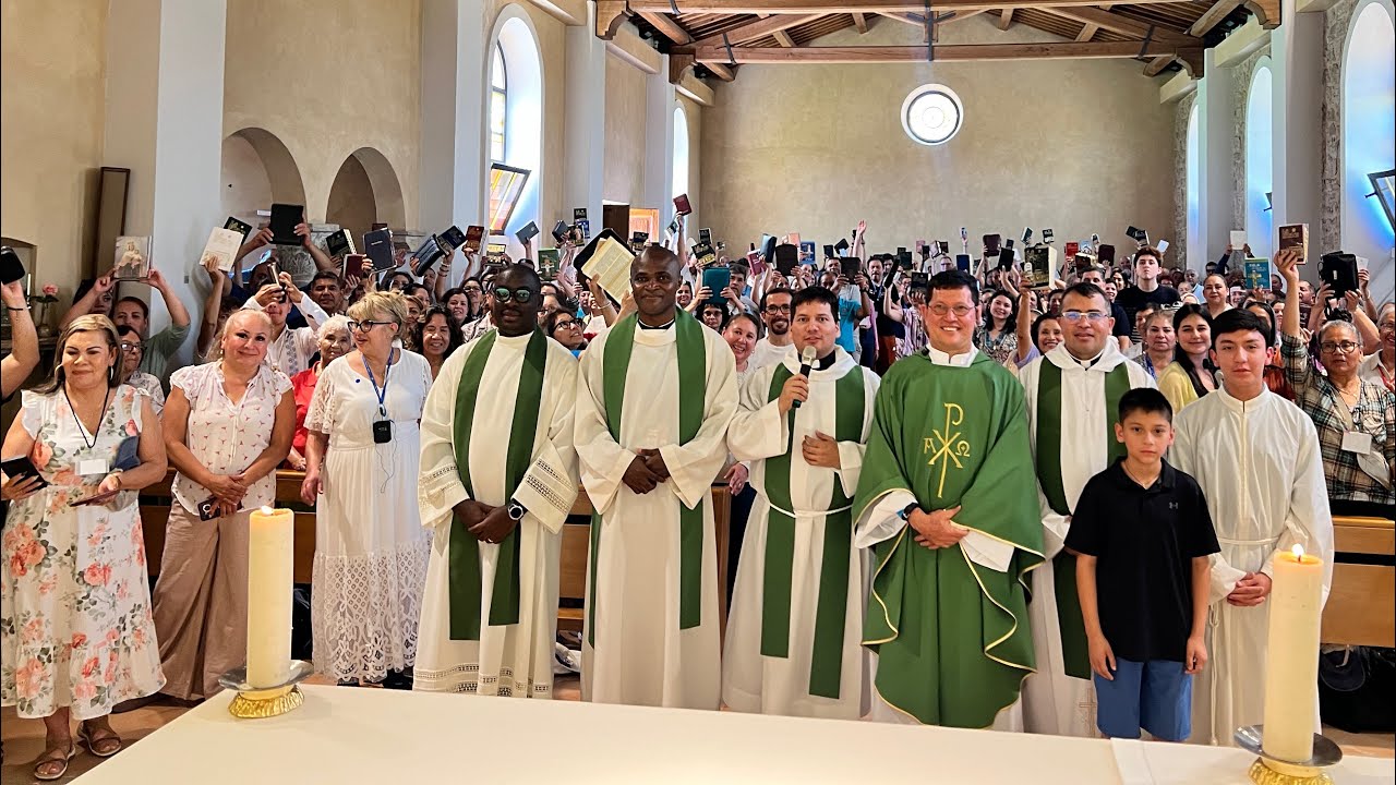 MISA DE HOY DESDE ROMA CON EL Padre Luis Toro y El Padre Marcos Galvis y Padre José Medina