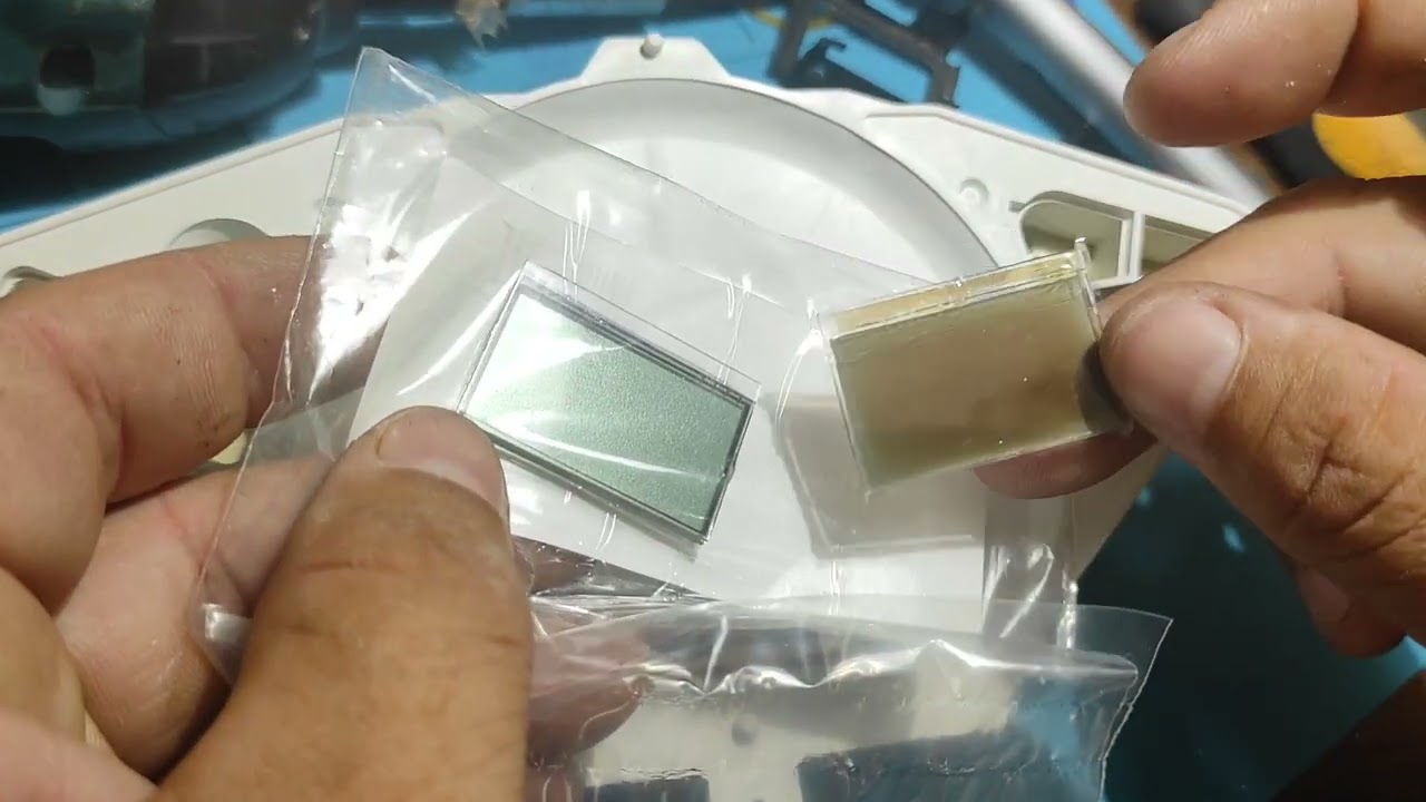 Trocando Display LCD painel da biz 125 de 2011 a 2017 segue na descrição do vídeo o link do LCD.