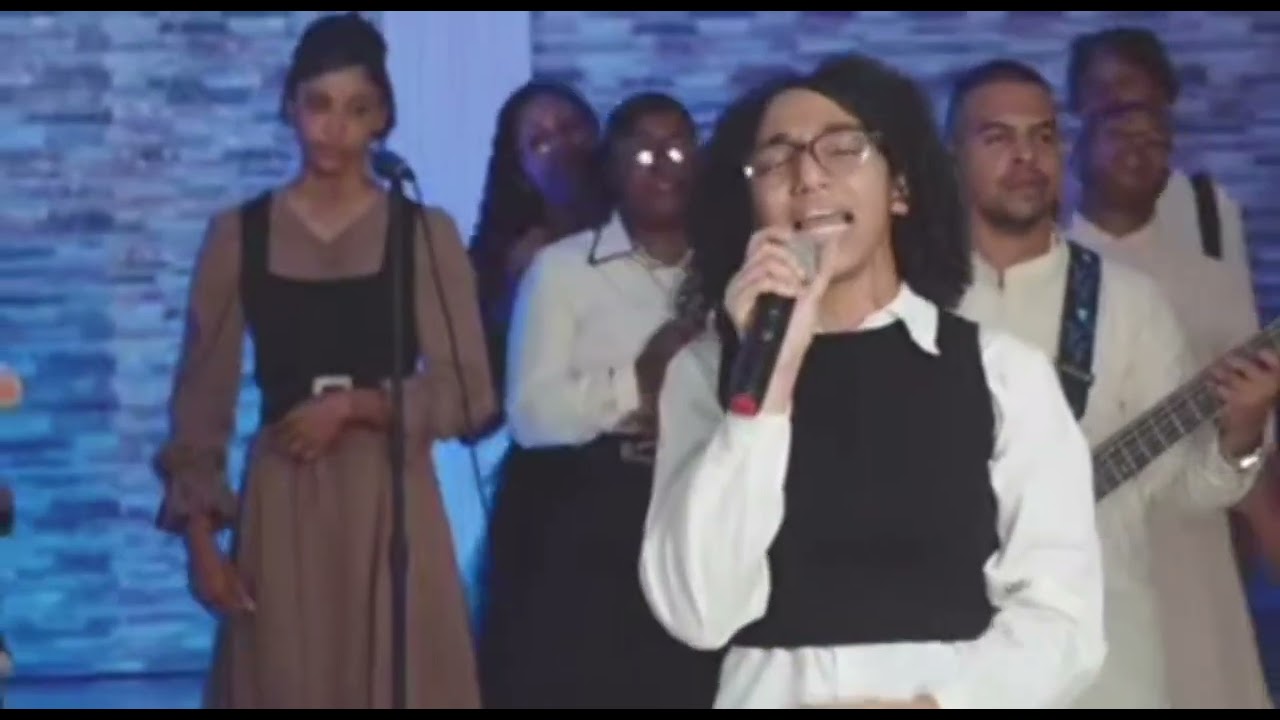 Poderosa adoración no es como los hombres adoradora Lirianny Arciniega