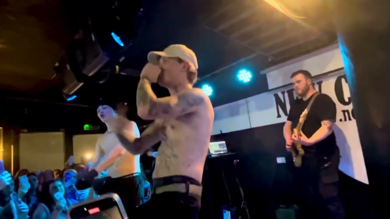 Bars and Melody - Shape of You ~ Ed Sheeran cover (The FINAL Tour) 2025 London
