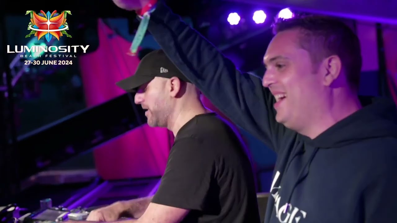 Aly & Fila with Ferry Tayle plays 