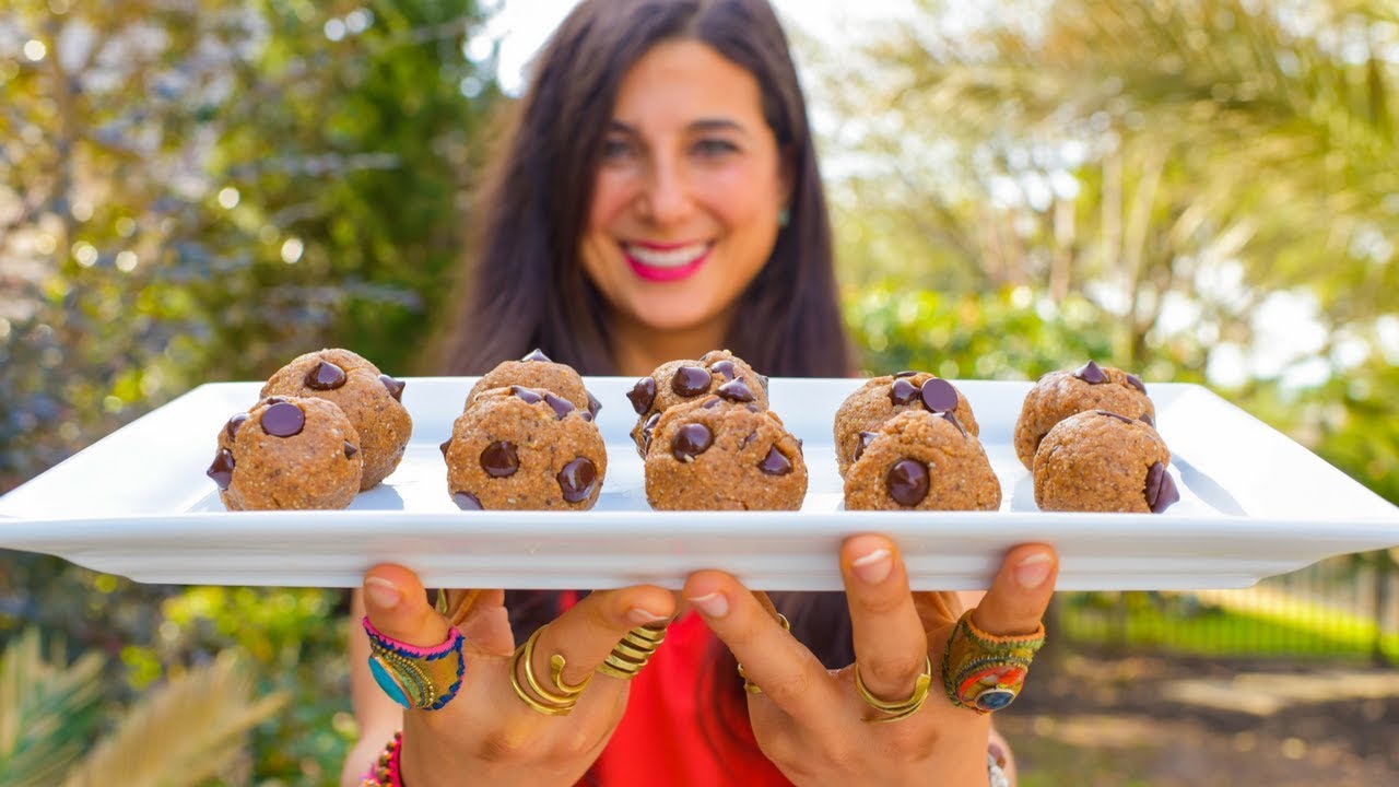 Easy Chocolate Chip Cookie Dough Bites! Raw Vegan Recipe!