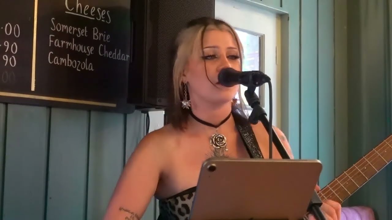Иона Макбейн - Red Flag (концерт в Valerie's Wine Bar, Эшфорд - 25 мая 2025 г.)
