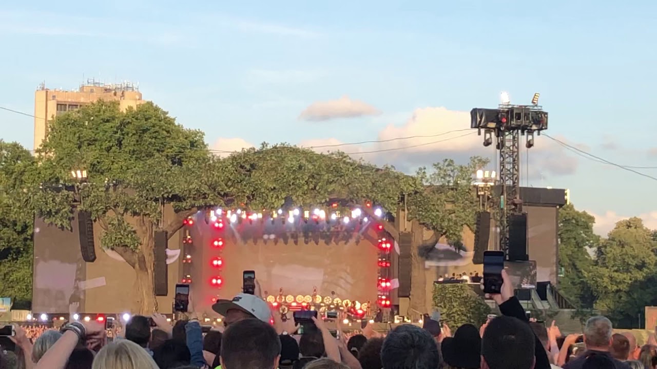 Robbie Williams - Let Me Entertain You - BST Hyde Park - Sunday 14th July 2019