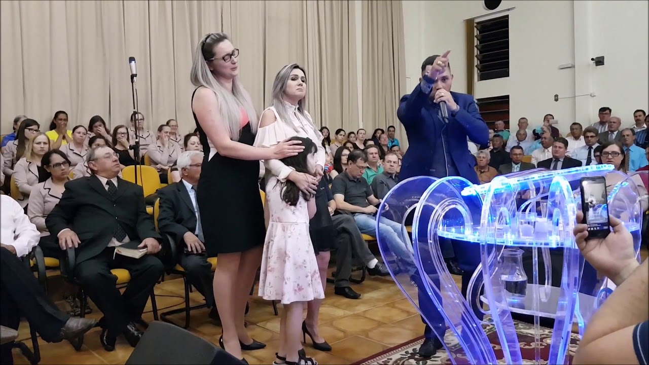 Criança foi apresentada a guias,veja oque Deus fez...