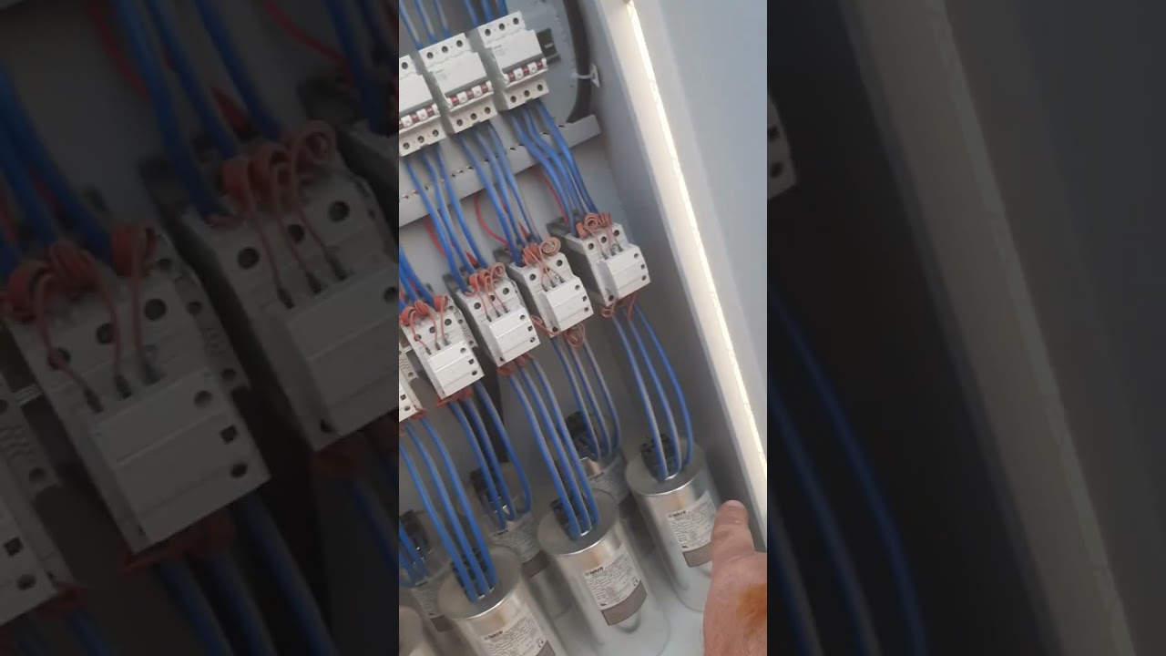 300 KVAR -lıq reaktiv güc kompensatorunun dövrəyə qoşulması .