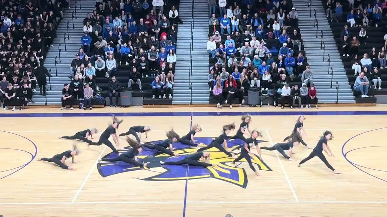 Waukee Dance Team CoEd 2026- Girls Halftime 