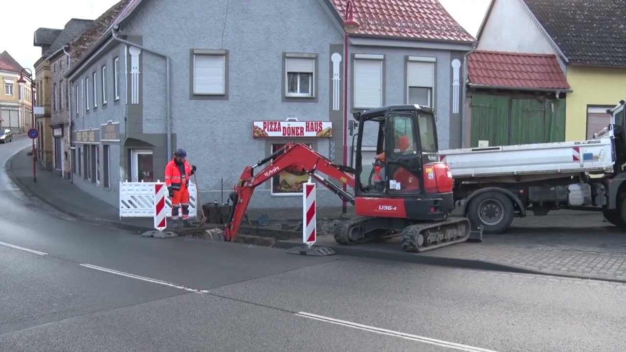 PUNKTum Rohrbruch in Leimbach führt zu Verkehrseinschränkungen