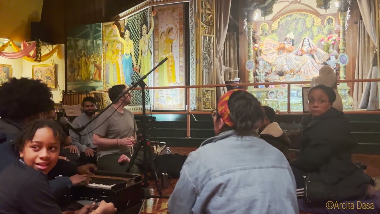 Radha_Govinda Mandir_Wednesday Kirtan
