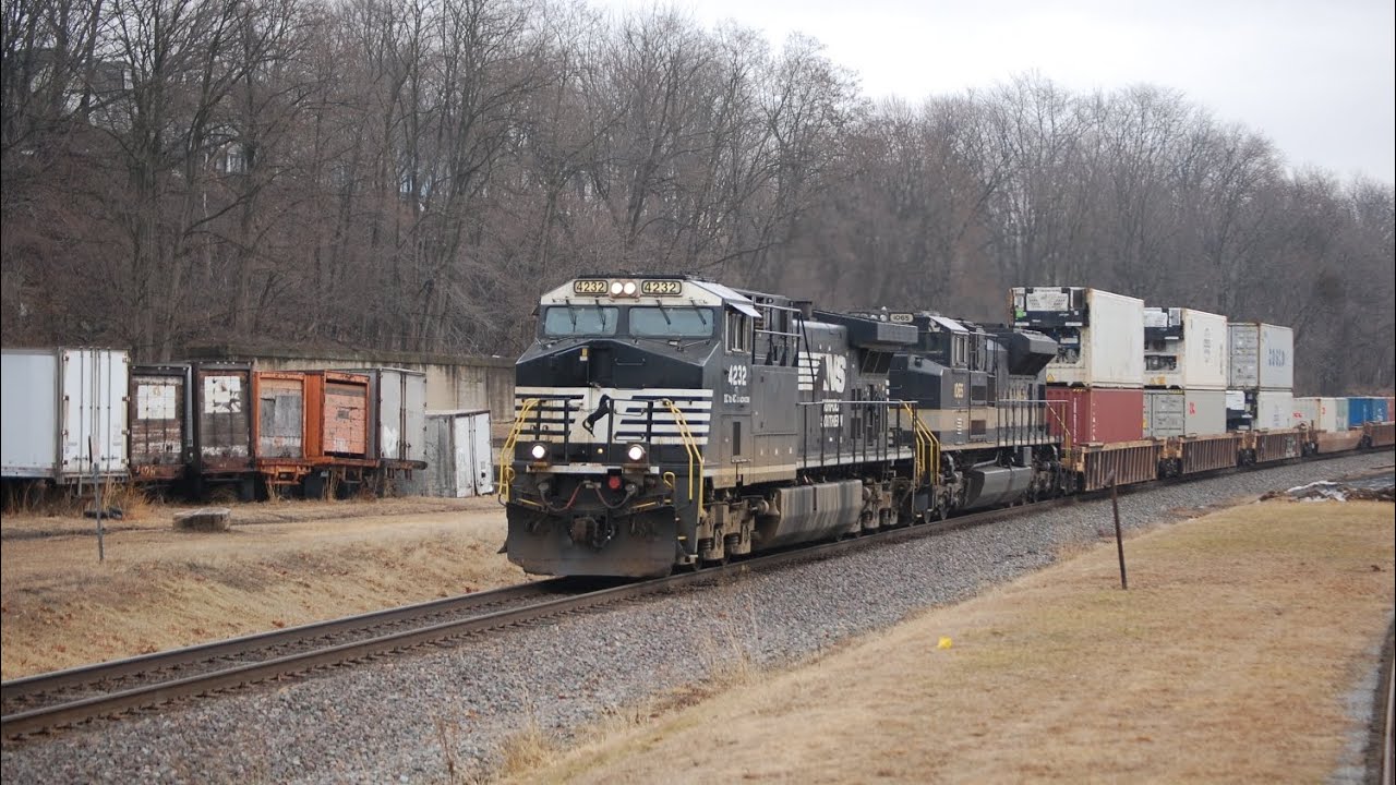 Railfanning the NS Lehigh Line at Phillipsburg, NJ | Ft. NS 1065