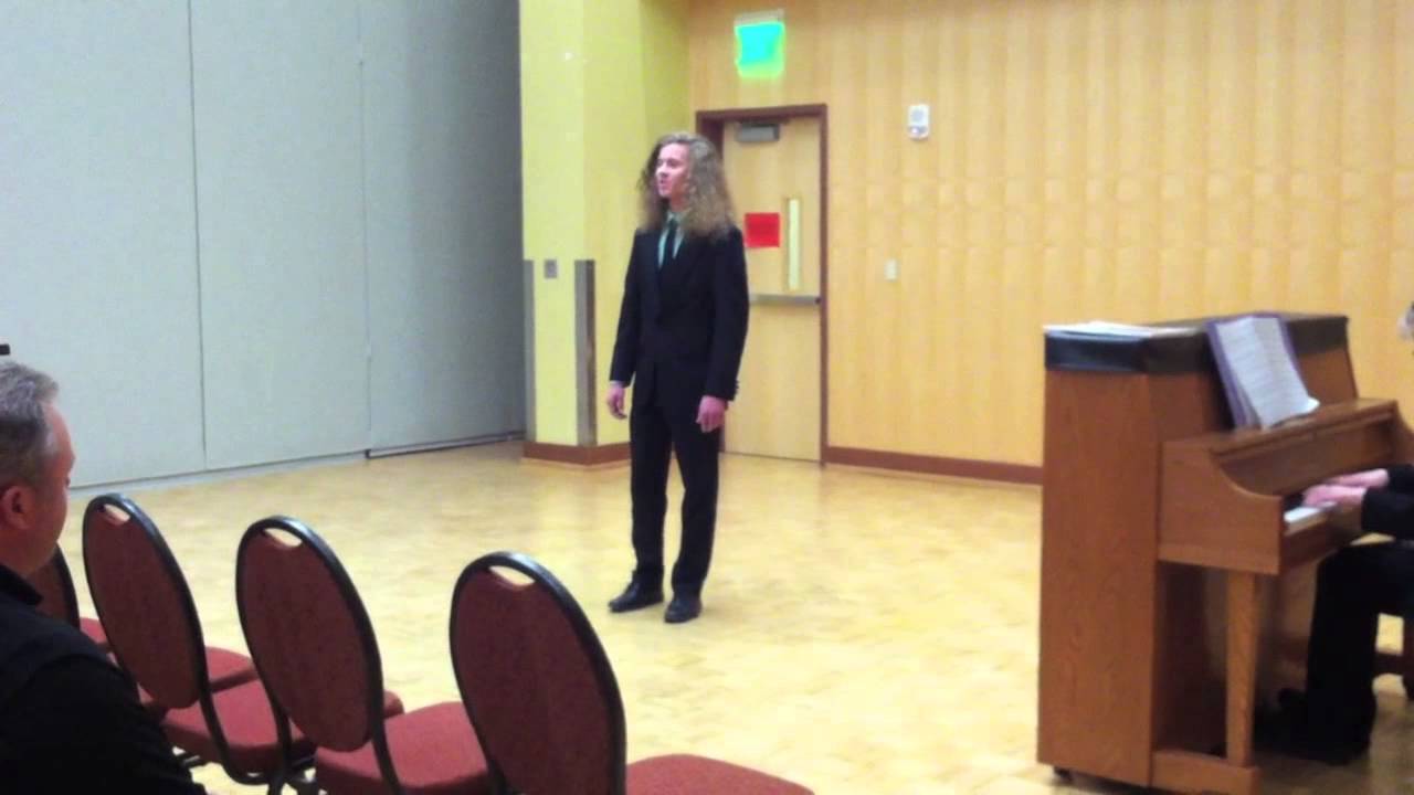Shannon O'Brien singing Vado ben spesso cangiando loco