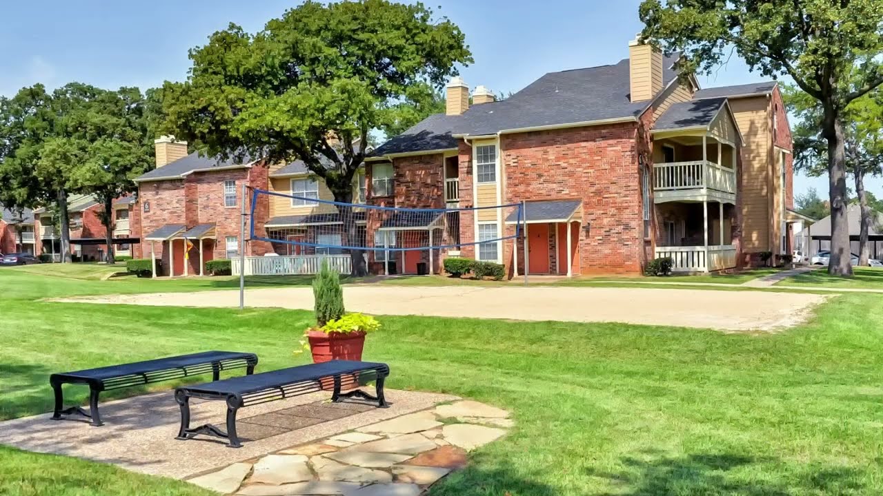 Tall Timbers Apartments in Euless, TX.