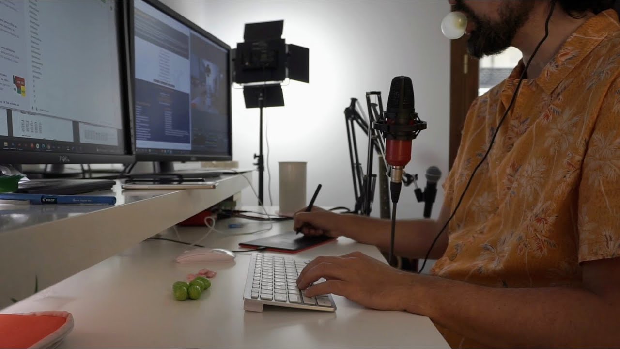 Unintentional ASMR 1 hour | Chewing gum & some typing | ocassional inaudible whispers