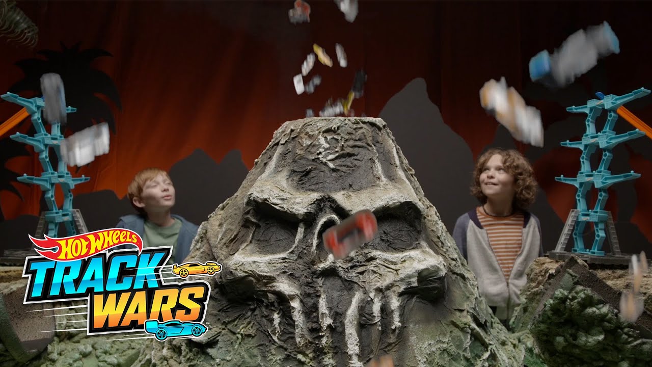 Skok nad wulkanem | Track Champions | @HotWheels