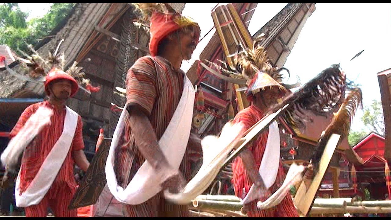 Tari Suku Toraja ( Ma Randing )