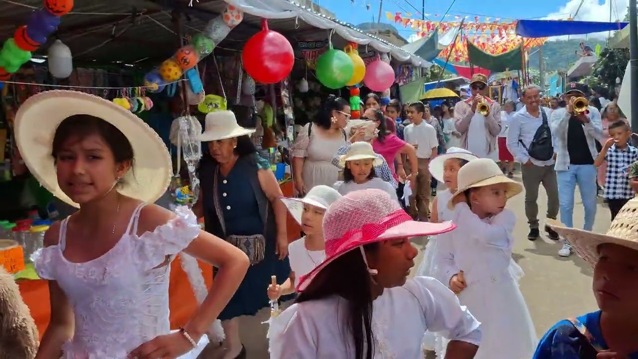 Prosesion Camino A La Iglesia Feria 2025