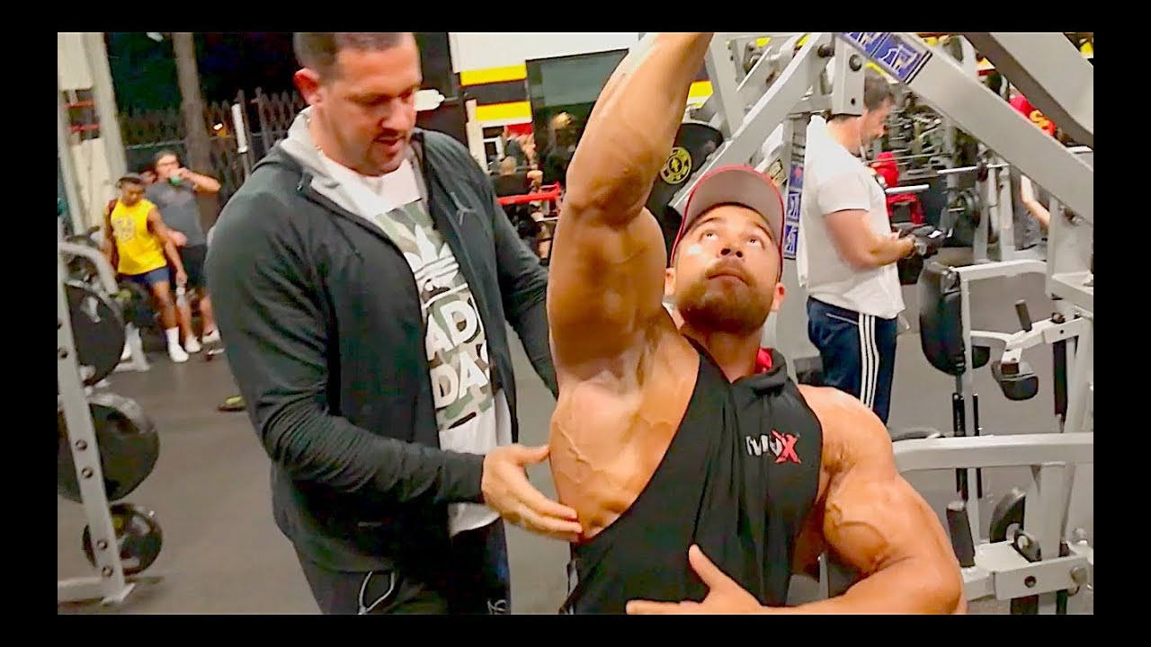 CONSEIL DE BIG SEB POUR UN GROS DOS (TORTANK) EN DIRECT DU GOLDS GYM ;-)