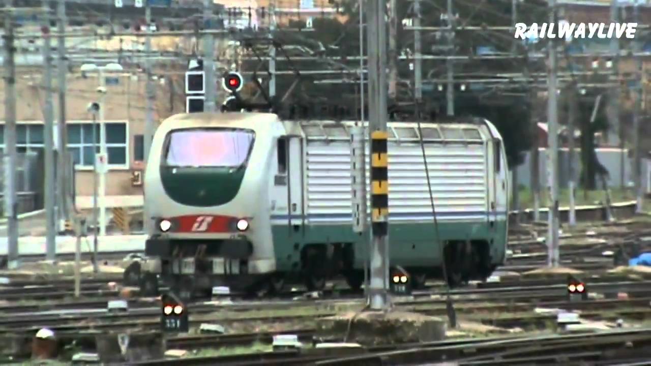 Single loco movement (FS Class E 402) operated by Trenitalia at Rome Termini (HD)