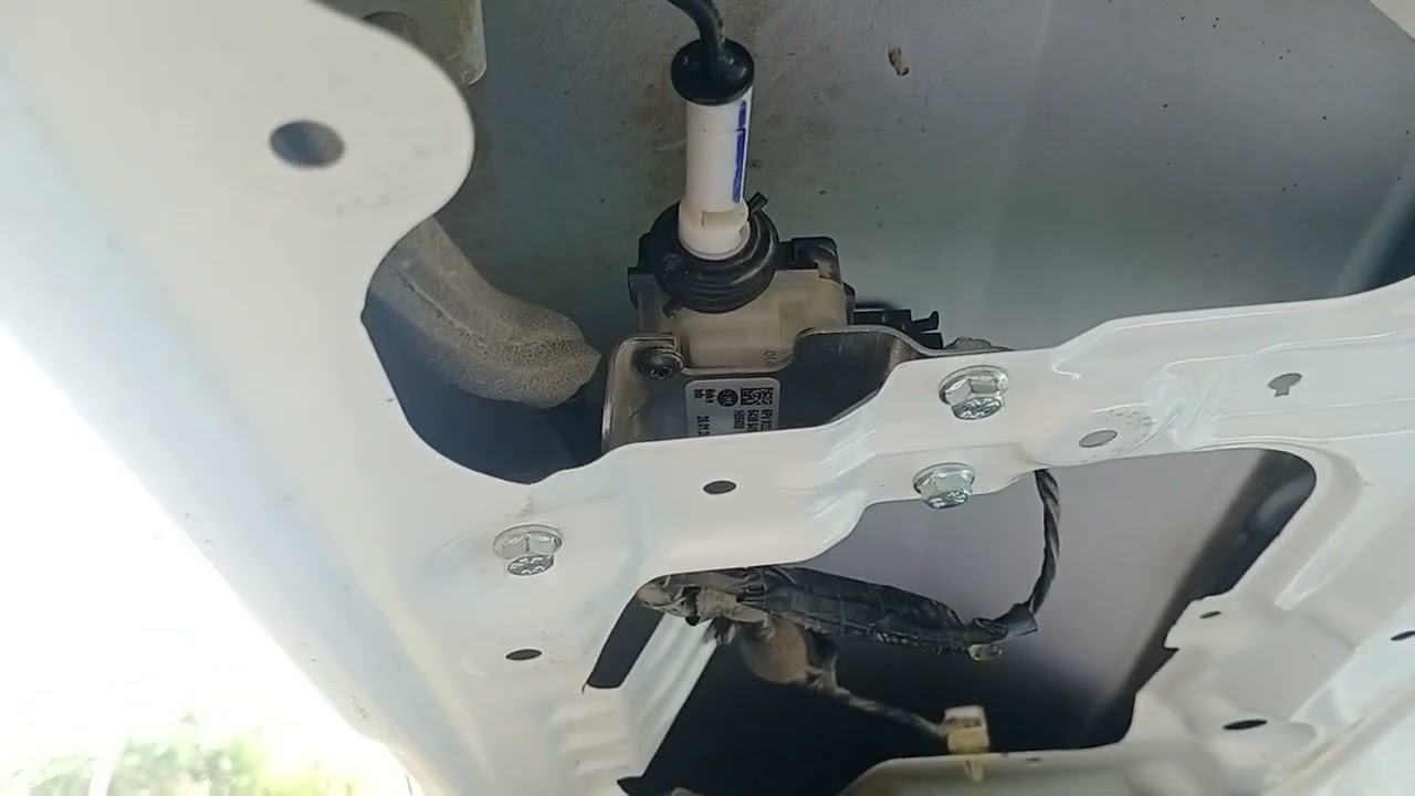 Tata Nexon tail gate issue solved easily (Tail gate unable to close or lock) SOLVED EASILY AT HOME