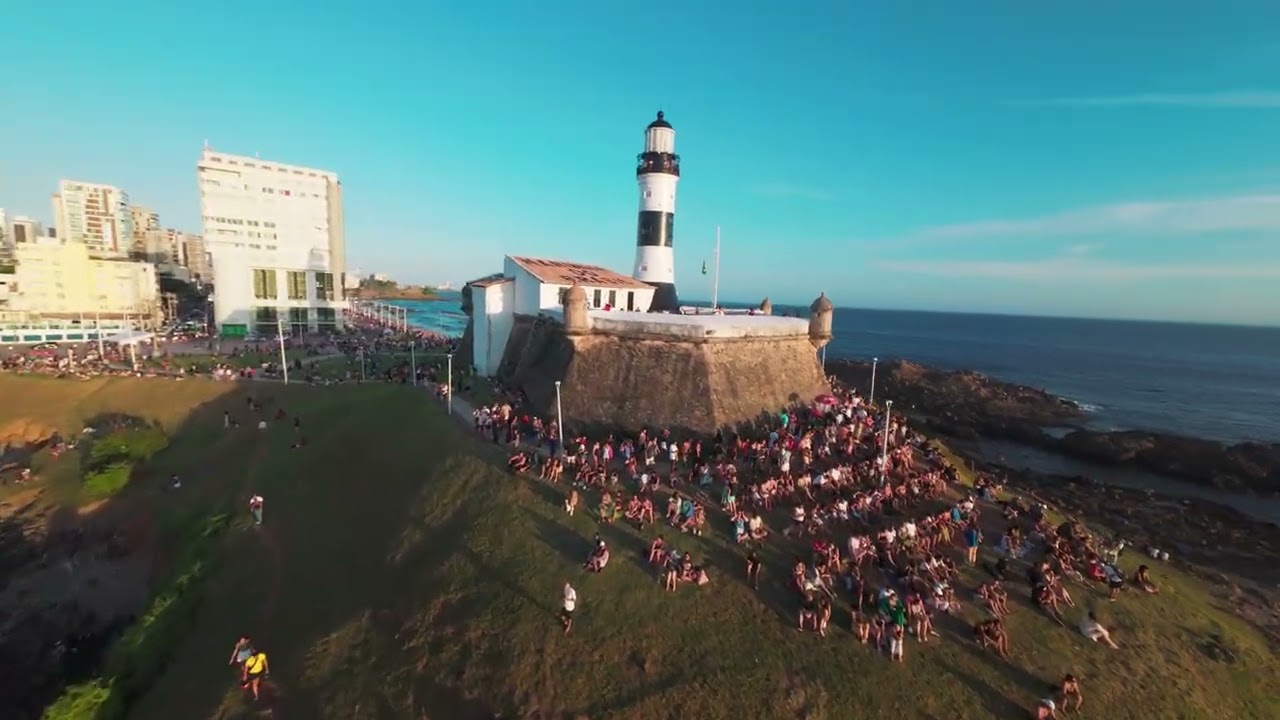 Salvador do alto! DJI Avata 2 Manual no pôr do sol do farol da Barra