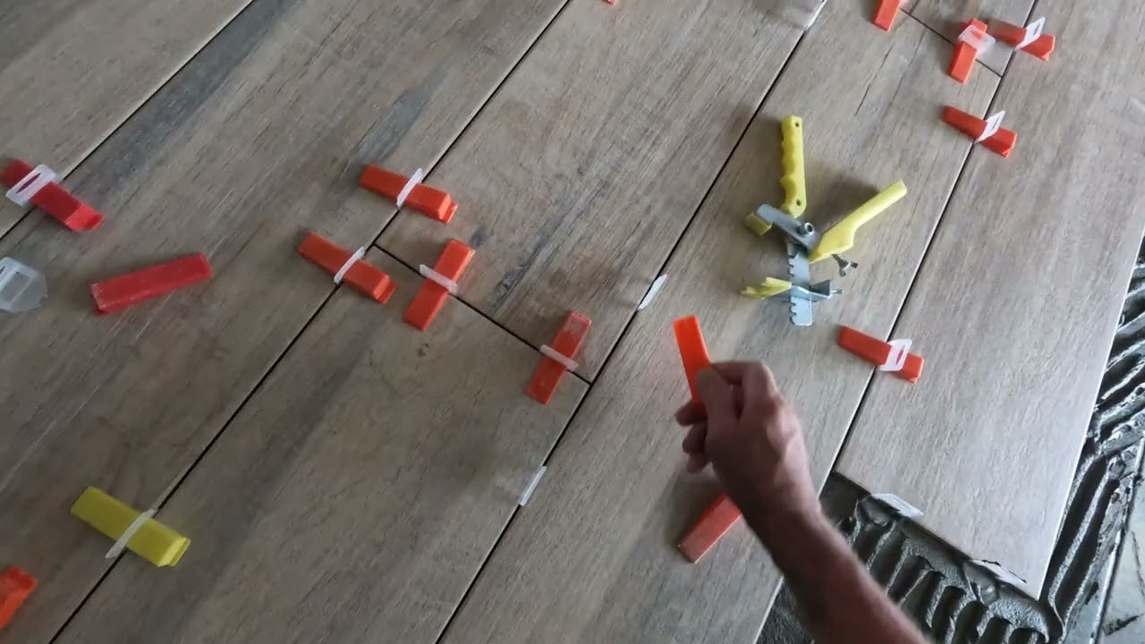 How to Tile like a Professional! Best TECHNIQUES for STRAIGHT lines using clips. Tiling tips.