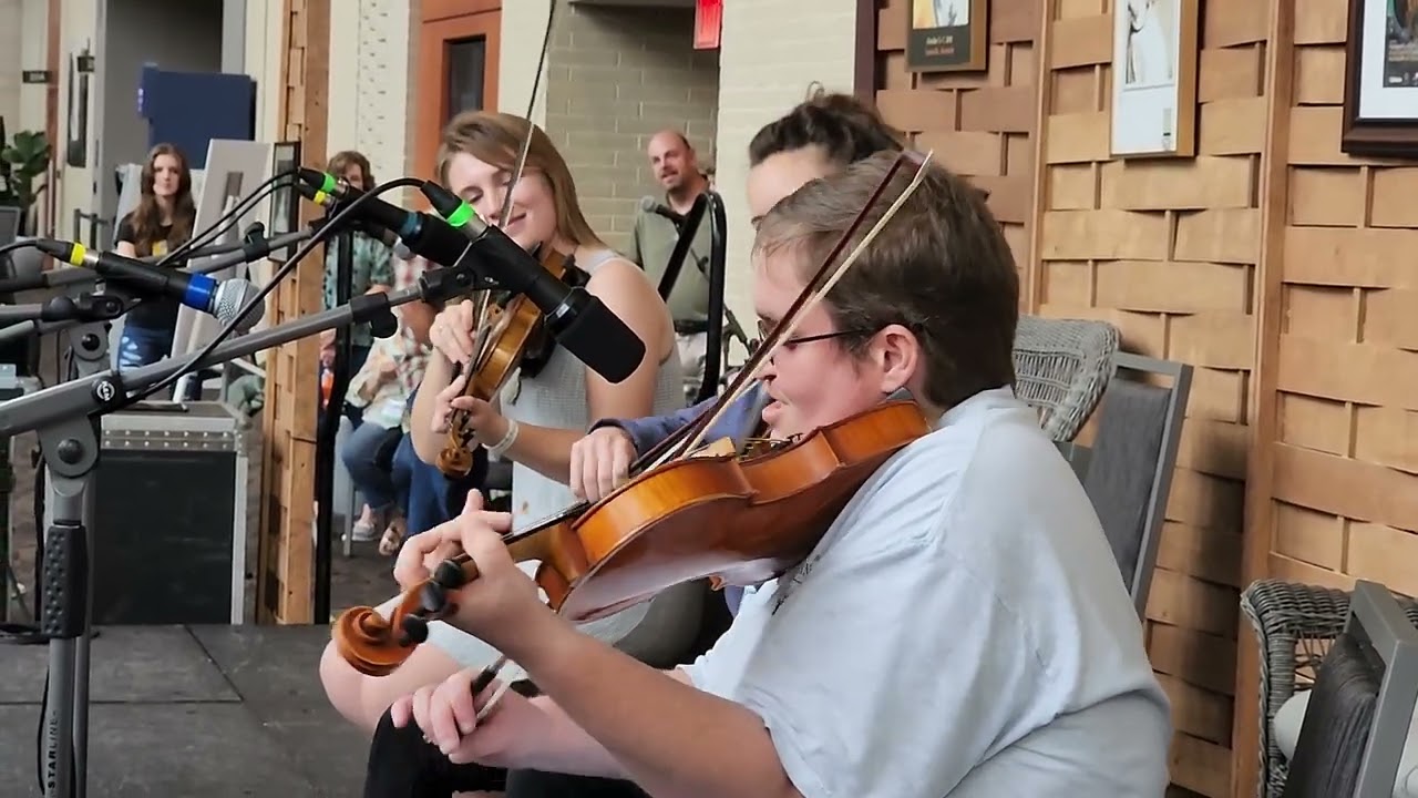 Faded Love IBMA 2023 - Michael Cleveland, Maddie Denton & Aynsley Porchak