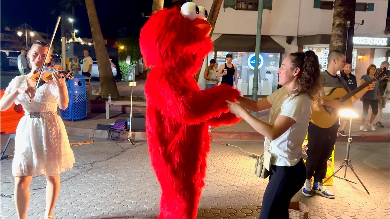 Insane  REACTION of people in Palm Springs -Avelina & Bro Artur  (cover duet)