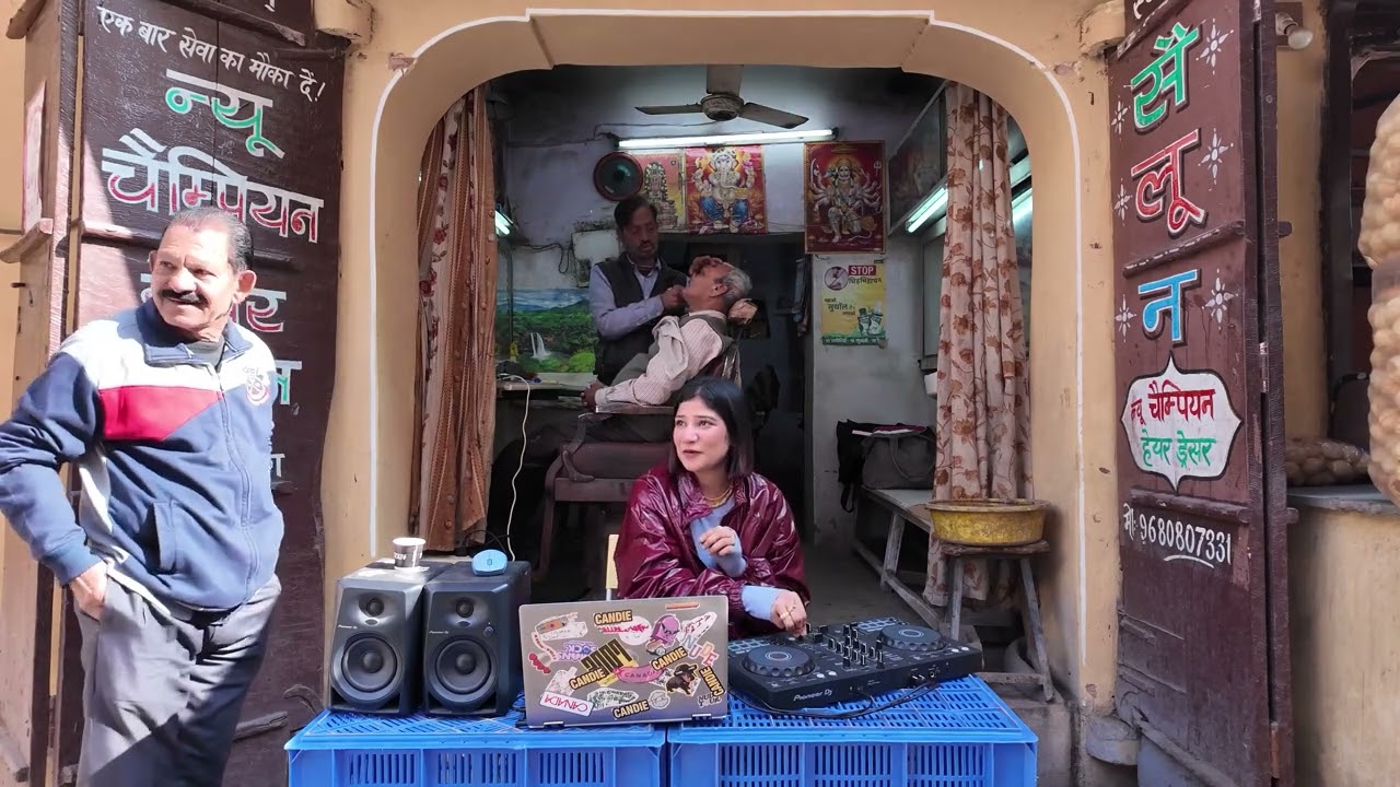 HOUSE MUSIC AT LOCAL BARBER SHOP IN JAIPUR