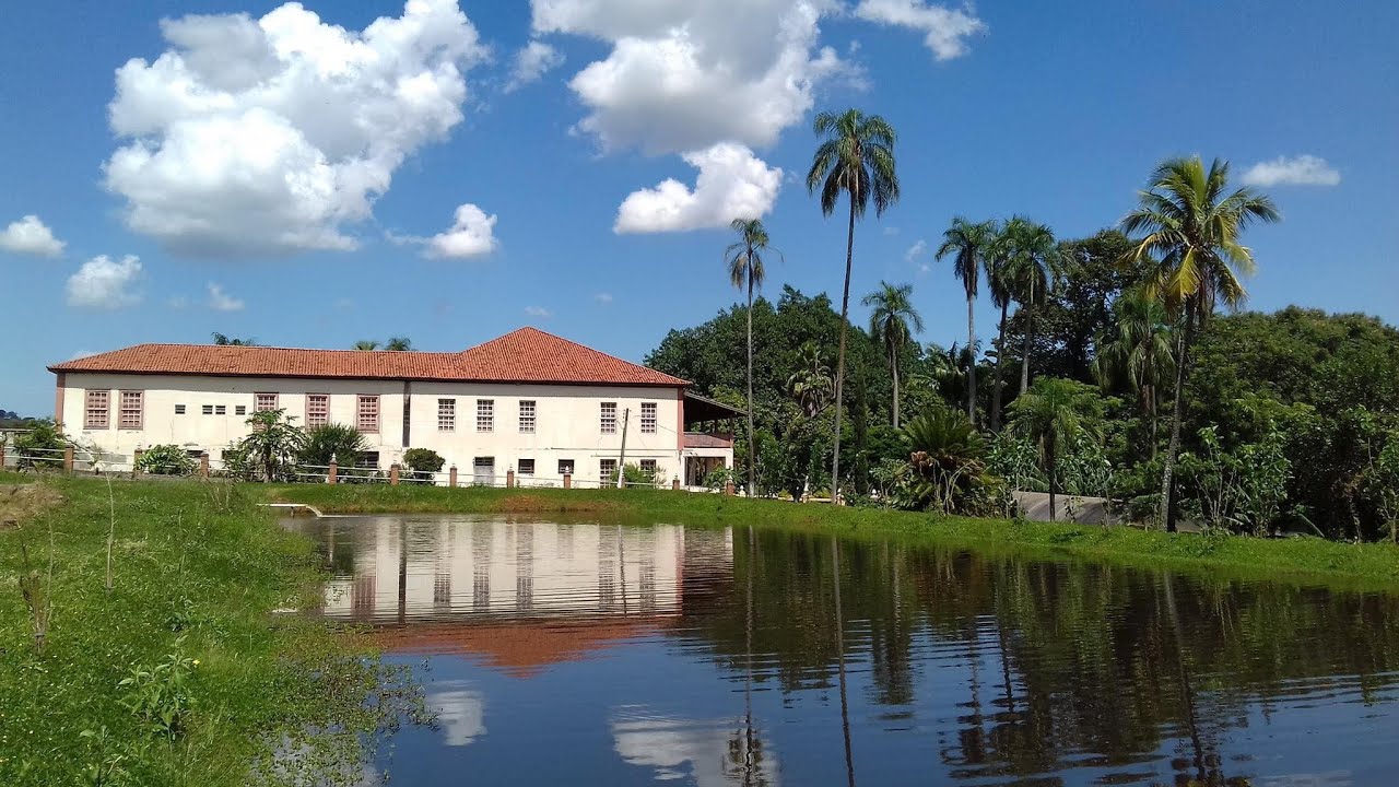 Casarão de 1875 - 40 quartos!!!