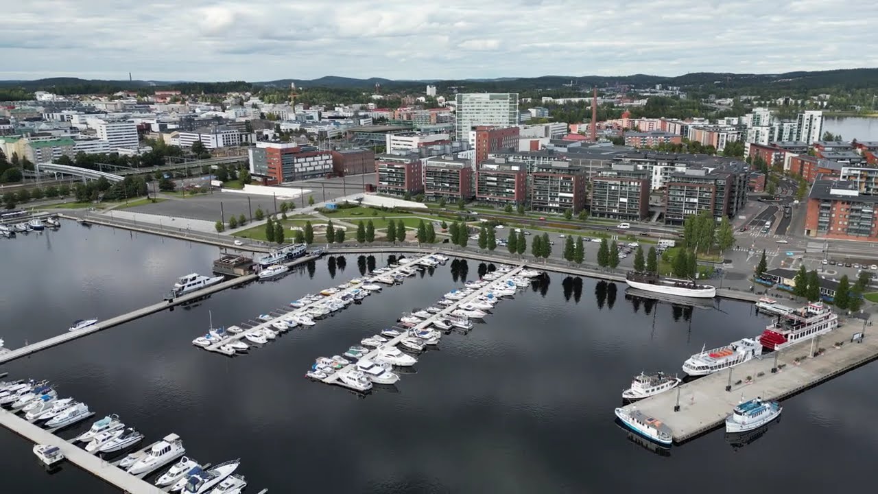 🏙️ Stunning urban greenery and the maritime gateway of Satamakatu