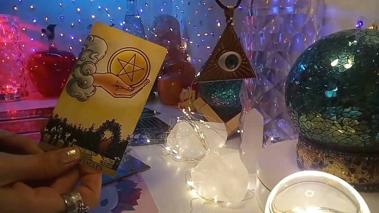 PISCIS - TE QUIERE PERO TU CORRES Y DETRÁS DE TI VA DE NUEVO!! TU REACCIÓN SORPRENDERÁ... #piscis