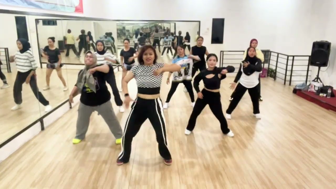 Fire Waist || ZUMBA || Choreo by @dskillzstudio6429 
