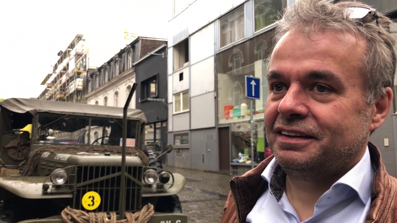Philippe JARBINET dédicace AIRBORNE 44 T8 à la librairie 