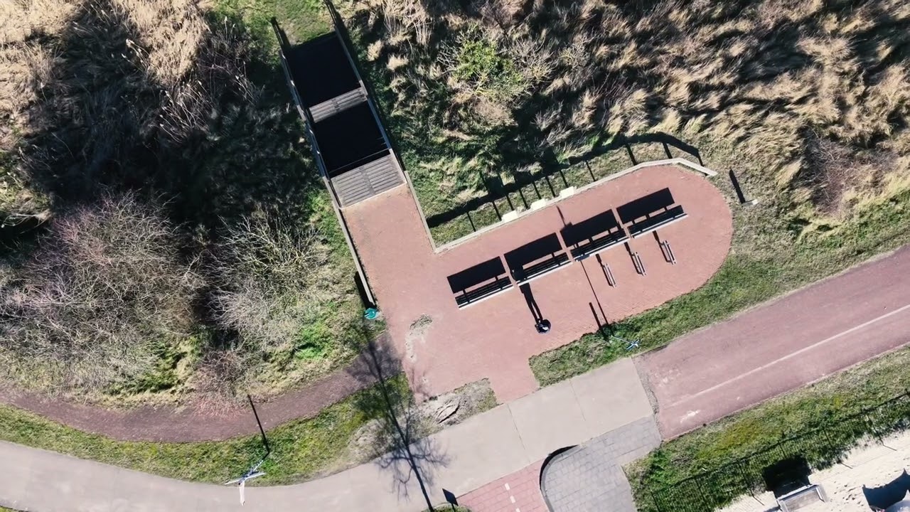 Koepeltje Zeeburg op de boulevard van Oostvoorne 